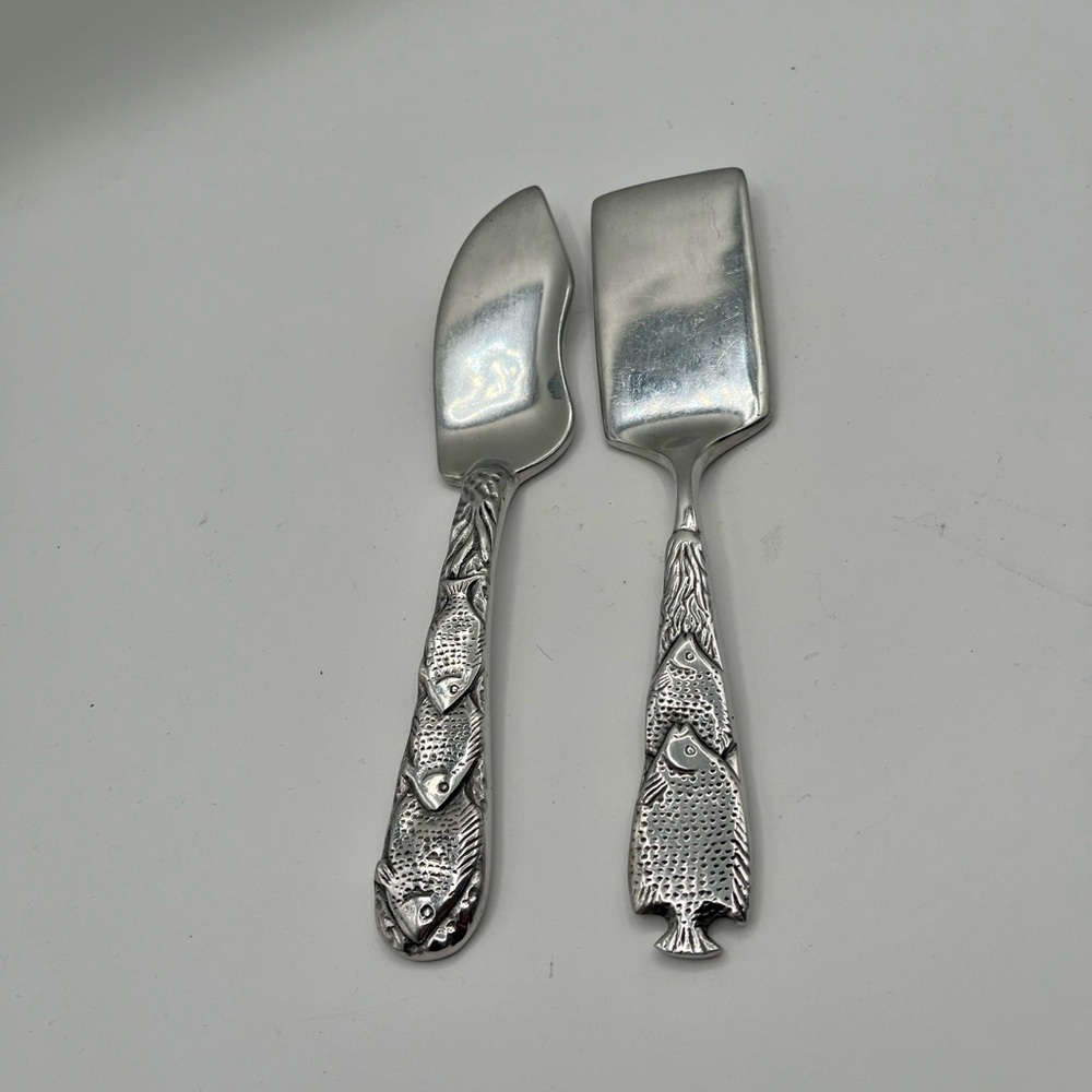 Silver color Fish Design Cheese Knife and Spreader Set